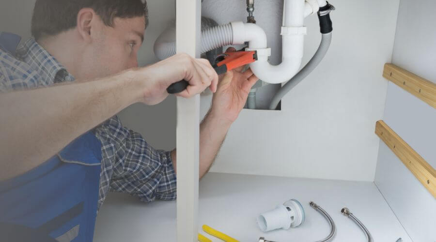 Expert burst pipe repair services in Sayre, OK